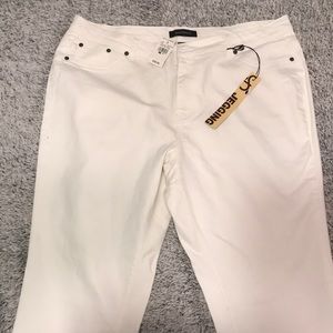 Ashley Stewart Womens Plus size 18 White Jegging